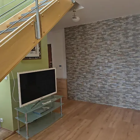 Lägenhet Uresova S Terasou A 3loznice Prag