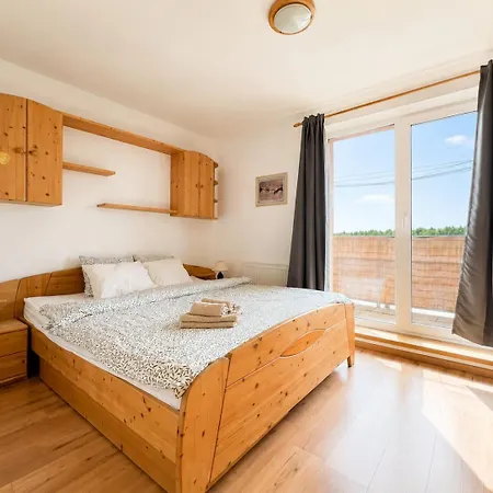 Uresova S Terasou A 3loznice Apartment Prague