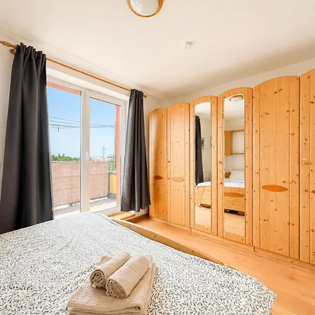 Uresova S Terasou A 3loznice Apartment